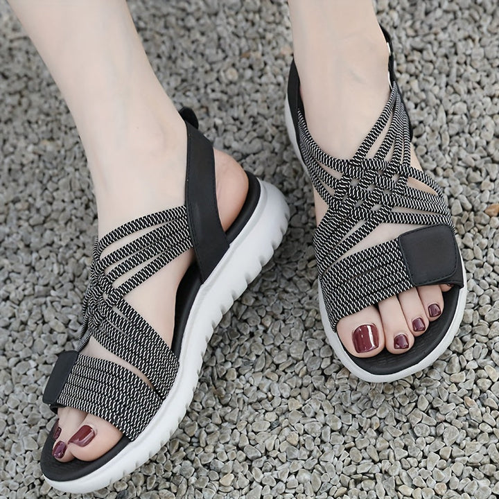 Soline | Sporty-elegant sandals with a high sole